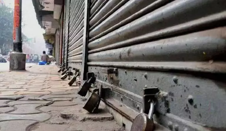 Manipur : वेतन न मिलने पर तौसेम में 36 घंटे का पूर्ण बंद